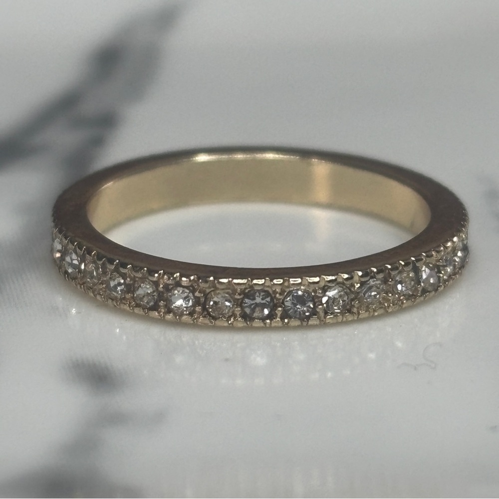 Elegant Gold Tone Rhinestone Slim Eternity Band Anniversary Ring Women’s Size 7